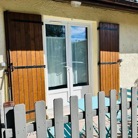 Studio Avec Terrasse Privative *