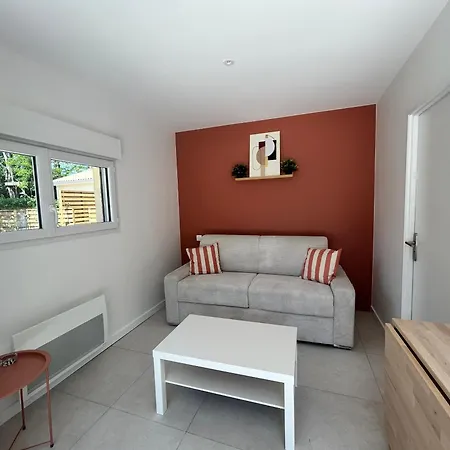 Studio Avec Terrasse Privative *