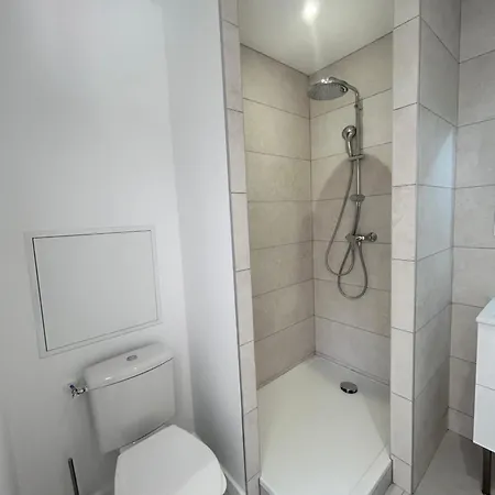 Studio Avec Terrasse Privative *