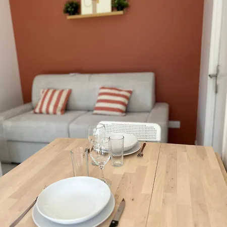 Studio Avec Terrasse Privative *